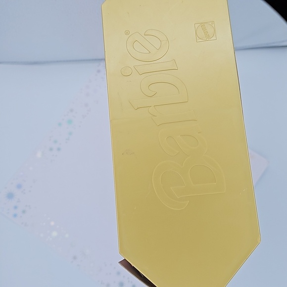 Barbie Happy Holidays Doll Special Edition 10th Aniversary Hallmark - Picture 8 of 8